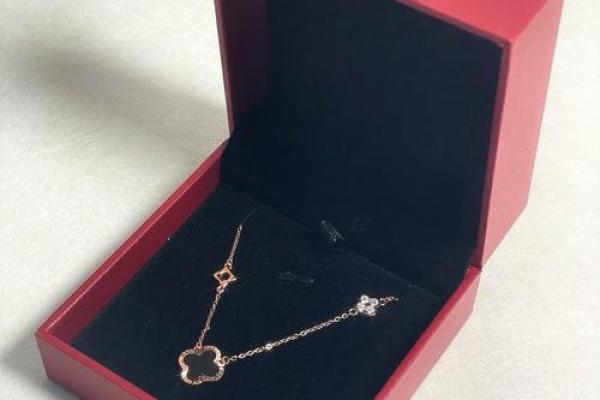 海中金命与项链的完美搭配：选择适合你的幸运饰品