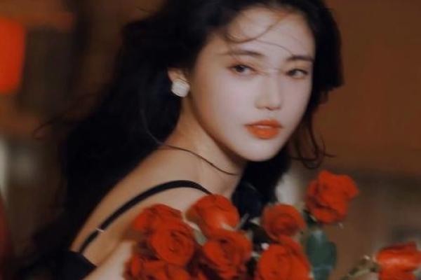 脸色发红的女人：她们的命运与内心的秘密