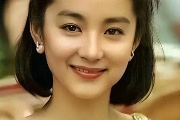林青霞的星命：秦汉情缘与现代魅力的交织