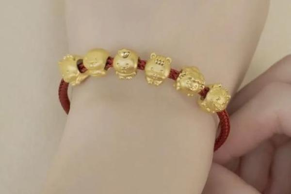 金蛇命男士适合佩戴的生肖饰品与其寓意解析