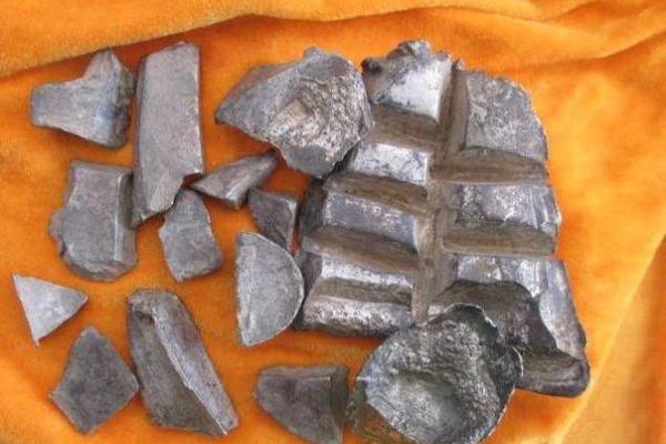 三千两黄金：古代财富与命运的深刻联系