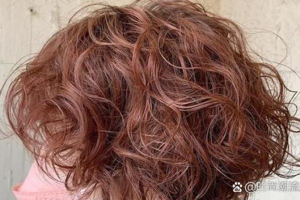 饿木命女生的发型选择：如何用发丝展现个性与魅力