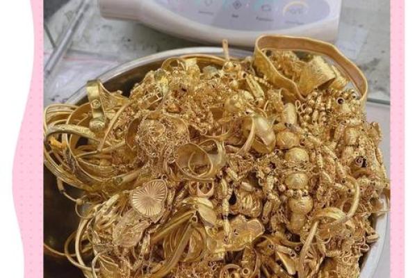 甲子海中金命的人适合佩戴哪些饰品？探索最佳选择与意义！