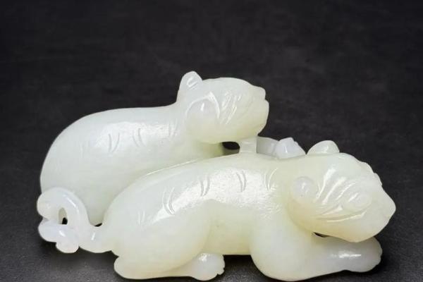 探秘命格与玉石：如何选择最适合自己的玉饰品