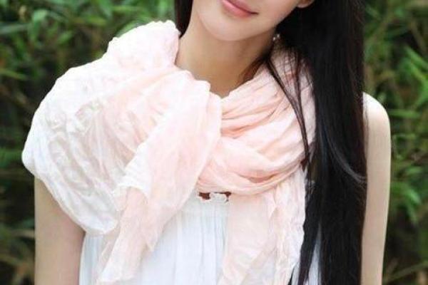 1995年出生的女性，其命理特点与人生道路探秘