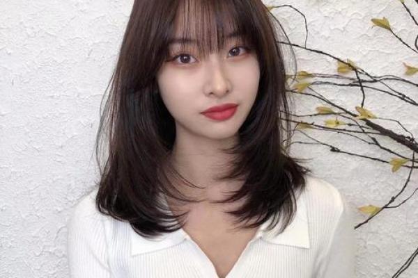 探索木命女性的发型之美：适合你的发型推荐与搭配技巧