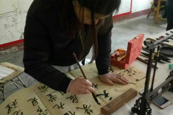 揭秘2000龙的命格：如何让人生焕发光彩