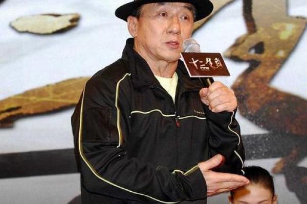黑色眼睛的命理解析：神秘与个性并存的面相之说