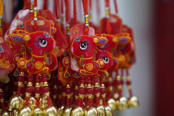 涧下水命人该佩戴的吉祥物与饰品揭秘