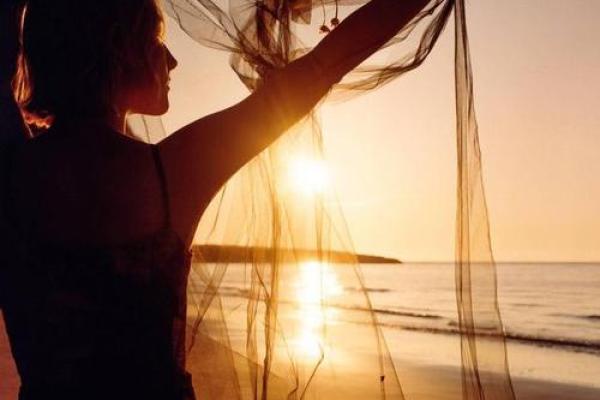 偏门命格女孩：探寻不平凡的人生之路