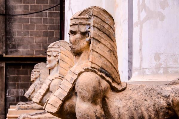 探寻命冢人：揭开生命与死亡的神秘面纱