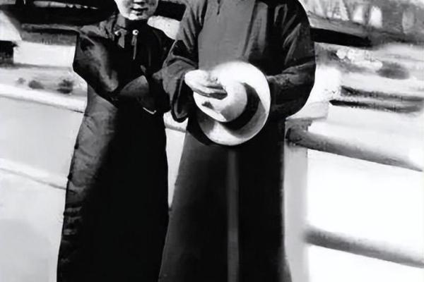 揭秘1949年出生女性的命理与性格特点 揭秘1949年出生女性的命理与性格特点