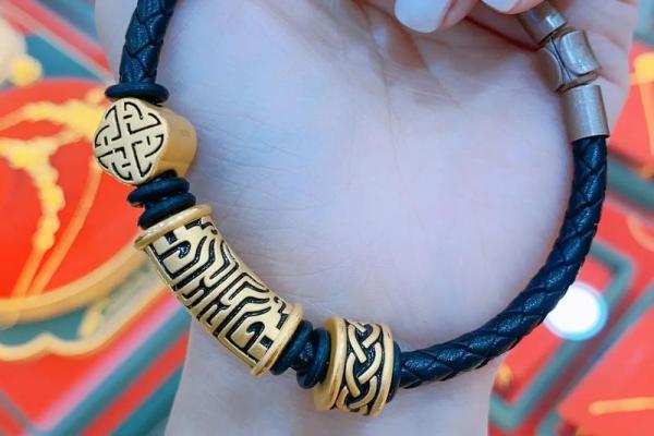 土命人士的时尚之选:饰品搭配与运势提升的秘籍 土命人士的时尚之选:饰品搭配与运势提升的秘籍