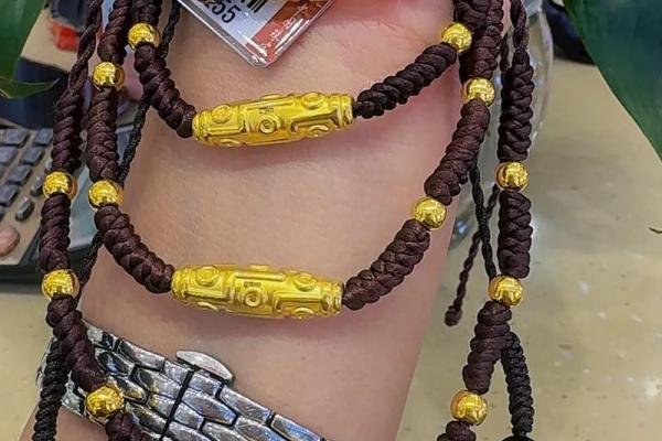 土命男士适合佩戴的首饰，提升气场和魅力的秘密武器！