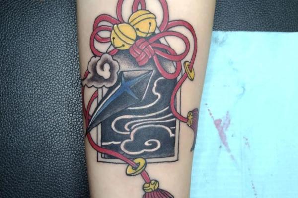 如何选择适合土命的纹身图案,展现独特个性与内涵 如何选择适合土命的纹身图案,展现独特个性与内涵